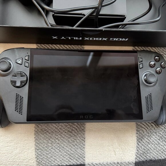 ASUS ROG Xbox Ally X AMD Ryzen AI Z2 Extreme / 24GB RAM / 1TB SSD 120Hz - Picture 1 of 4